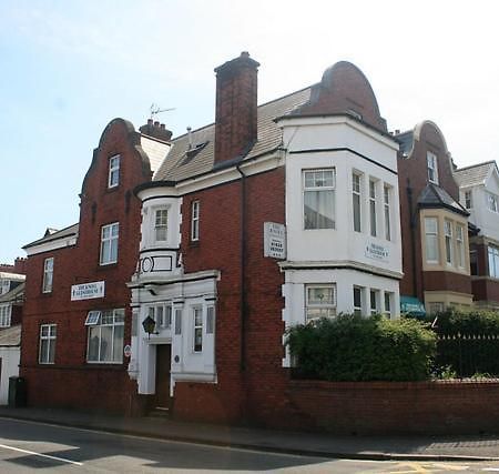 The Knoll Guesthouse Newport  Exterior foto