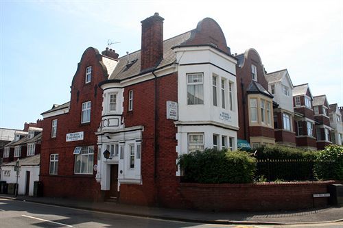 The Knoll Guesthouse Newport  Exterior foto